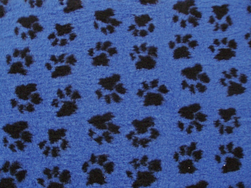 PnH Veterinary Bedding - NON SLIP - EXTRA LARGE PIECE - Blue with Black Paws