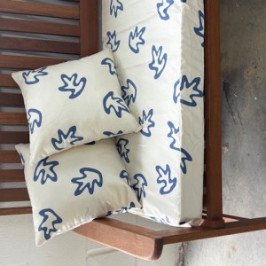 3ft Clearance Bench Set with Side Pillows - Cream with Blue Leaf Print