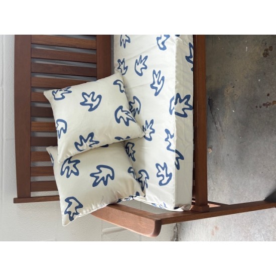3ft Clearance Bench Set with Side Pillows - Cream with Blue Leaf Print
