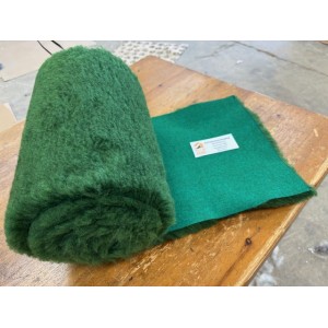 Clearance PnH Veterinary Bedding - GREEN - 360cm x 33cm Clearance PnH Veterinary Bedding - GREEN - 360cm x 33cm