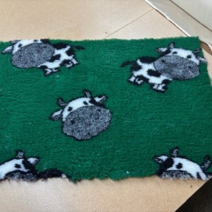 Clearance PnH Veterinary Bedding - NON SLIP - Green Cows - 75cm x 50cm