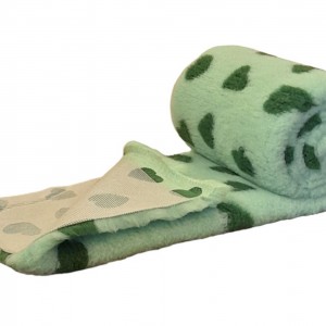 Clearance PnH Veterinary Bedding - NON SLIP - Mint / Green Hearts - 101cm x 45cm