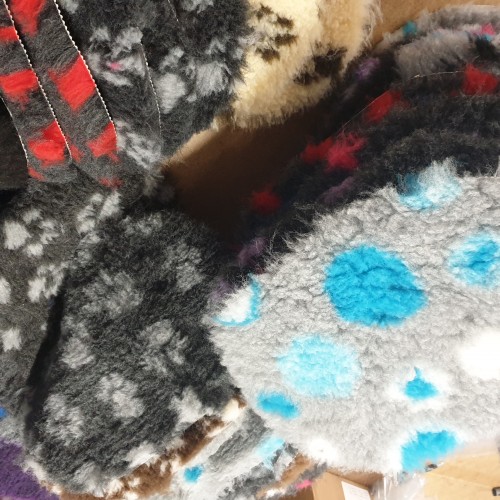 Clearance PnH Veterinary Bedding NON SLIP pieces of 18